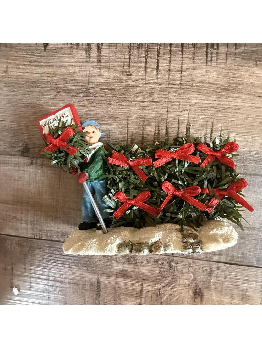 Santa's Workbench BOY SELLING WREATH 2001